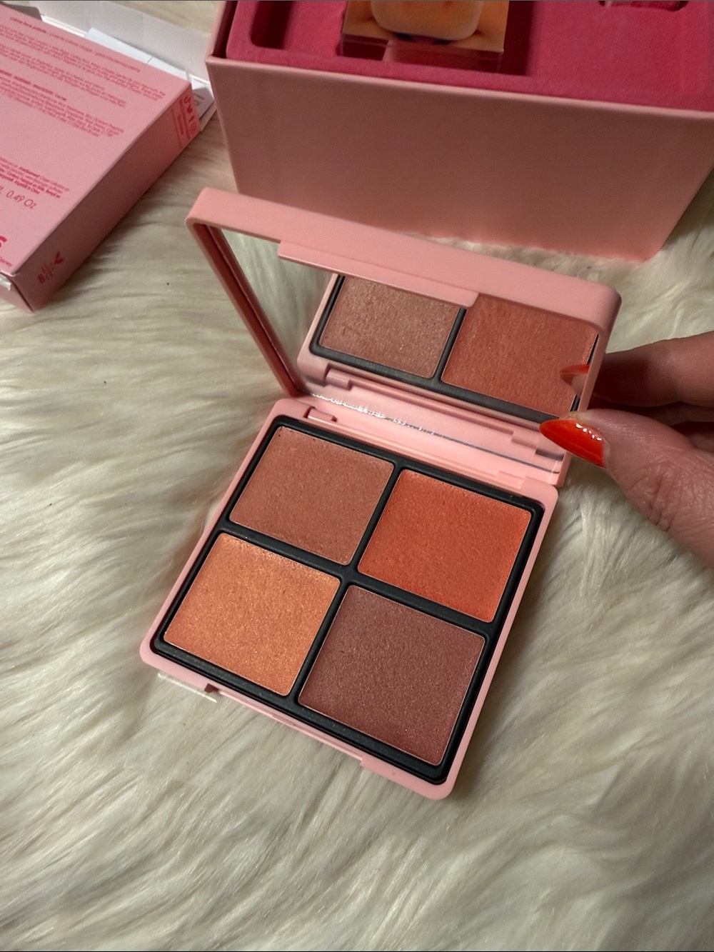 Ciaté NEW Miss Piggy Makeup Set Pink - Picture 17 of 17